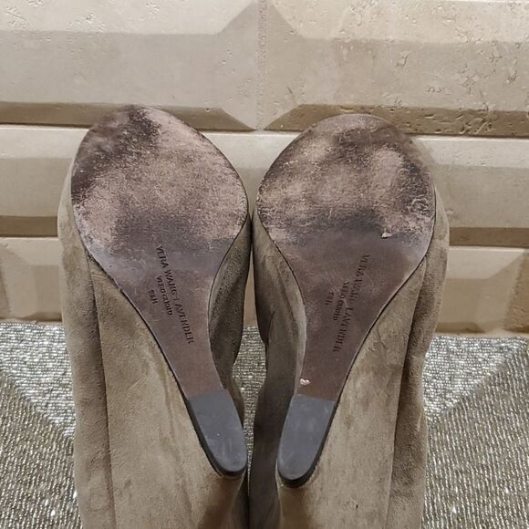 SOLD!!! VERA WANG LAVENDER - Suede Wedges  - Size 9 1/2 - Picture 6 of 7